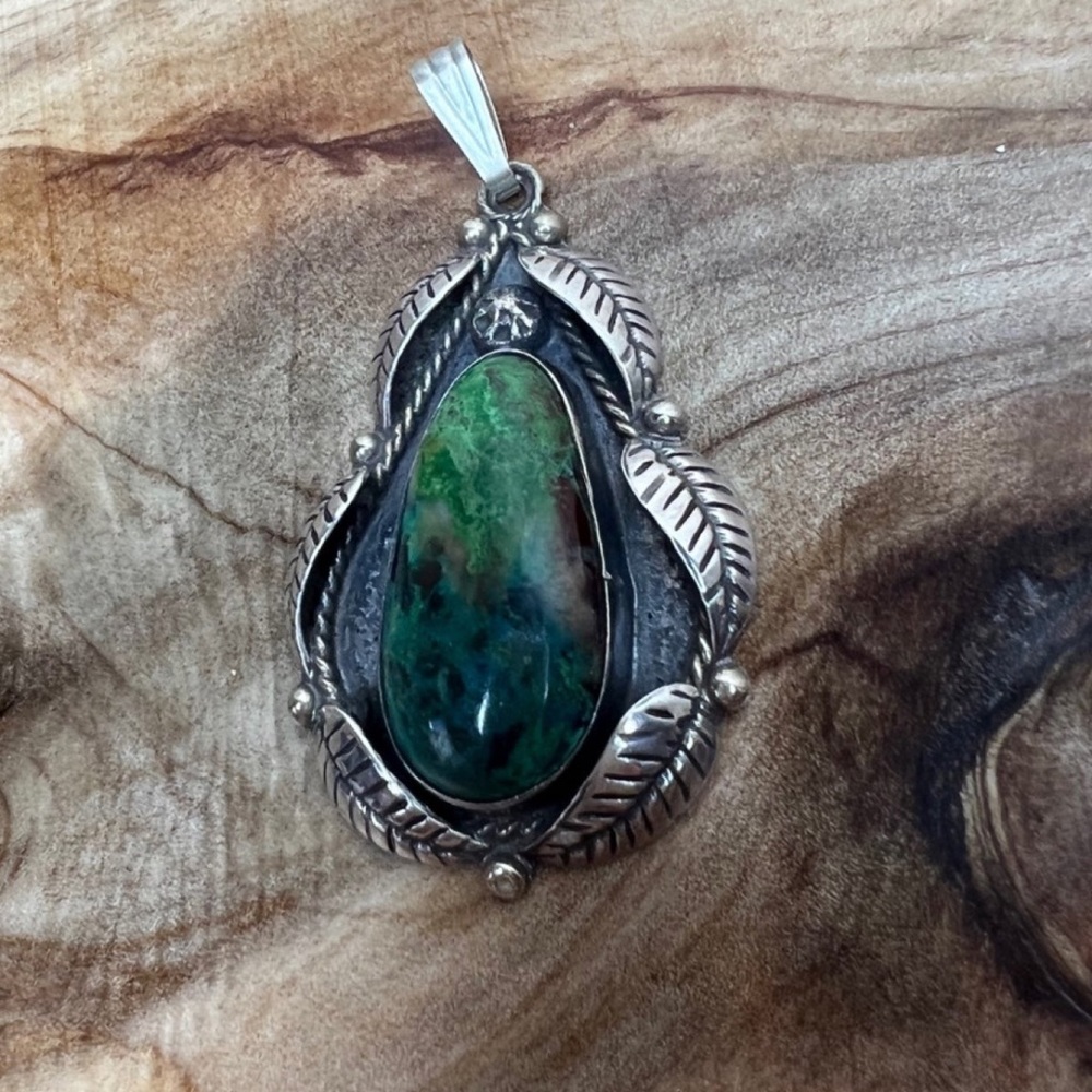 🚫SOLD🚫Vintage Navajo Pendant Sterling Silver and Chrysocolla - Picture 3 of 10